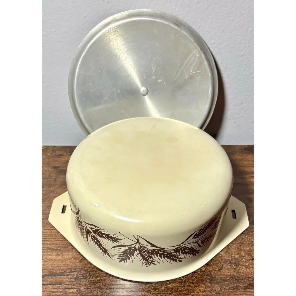 Vintage Multiware 8” Harvest Wheat Enamel Coated Aluminum Casserole Dish